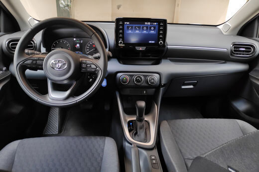 טויוטה יאריס סטייל תא הנוסעים